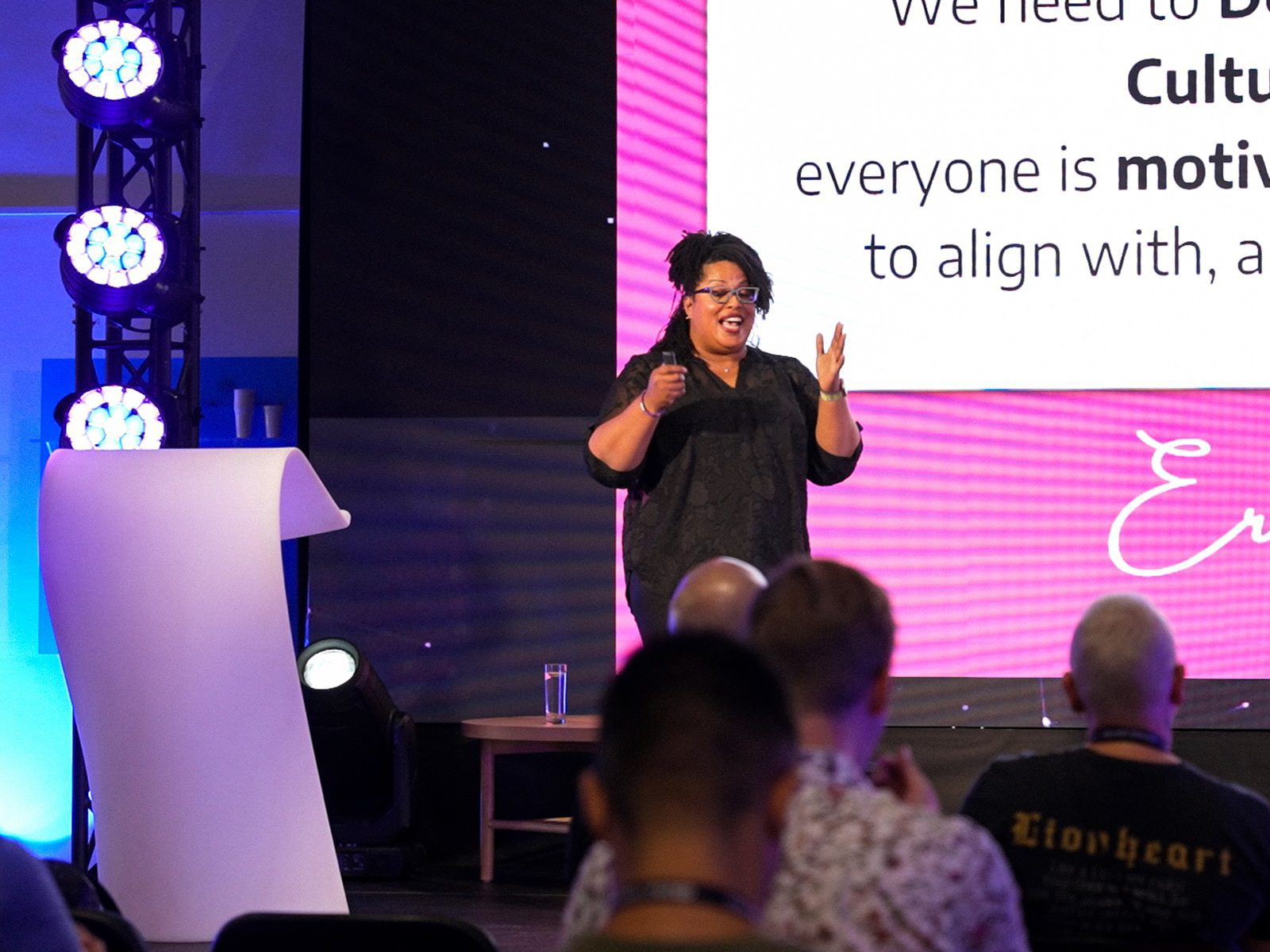 Hurricane_conference_Testing United_Bratislava_Led screen_sound_light