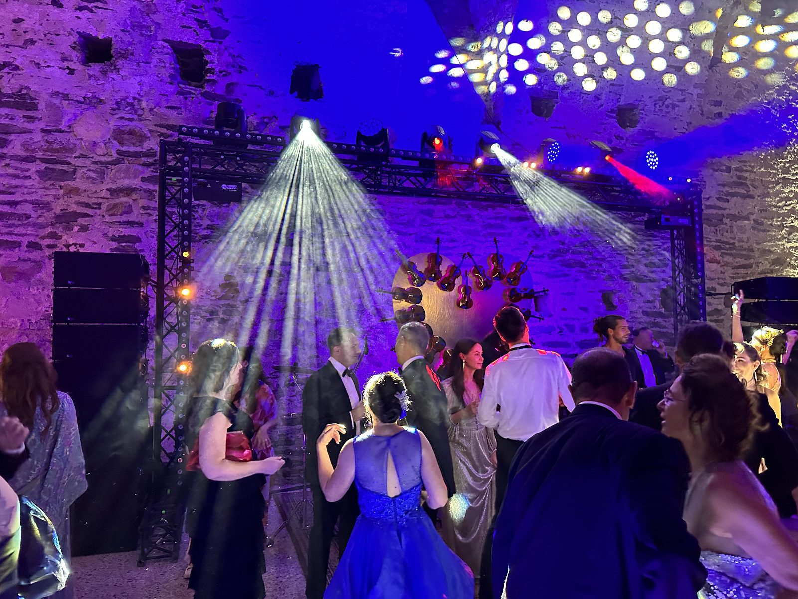 Wedding_Cerveny kamen_castle_Hurricane_Slovakia_light_sound_dancing room