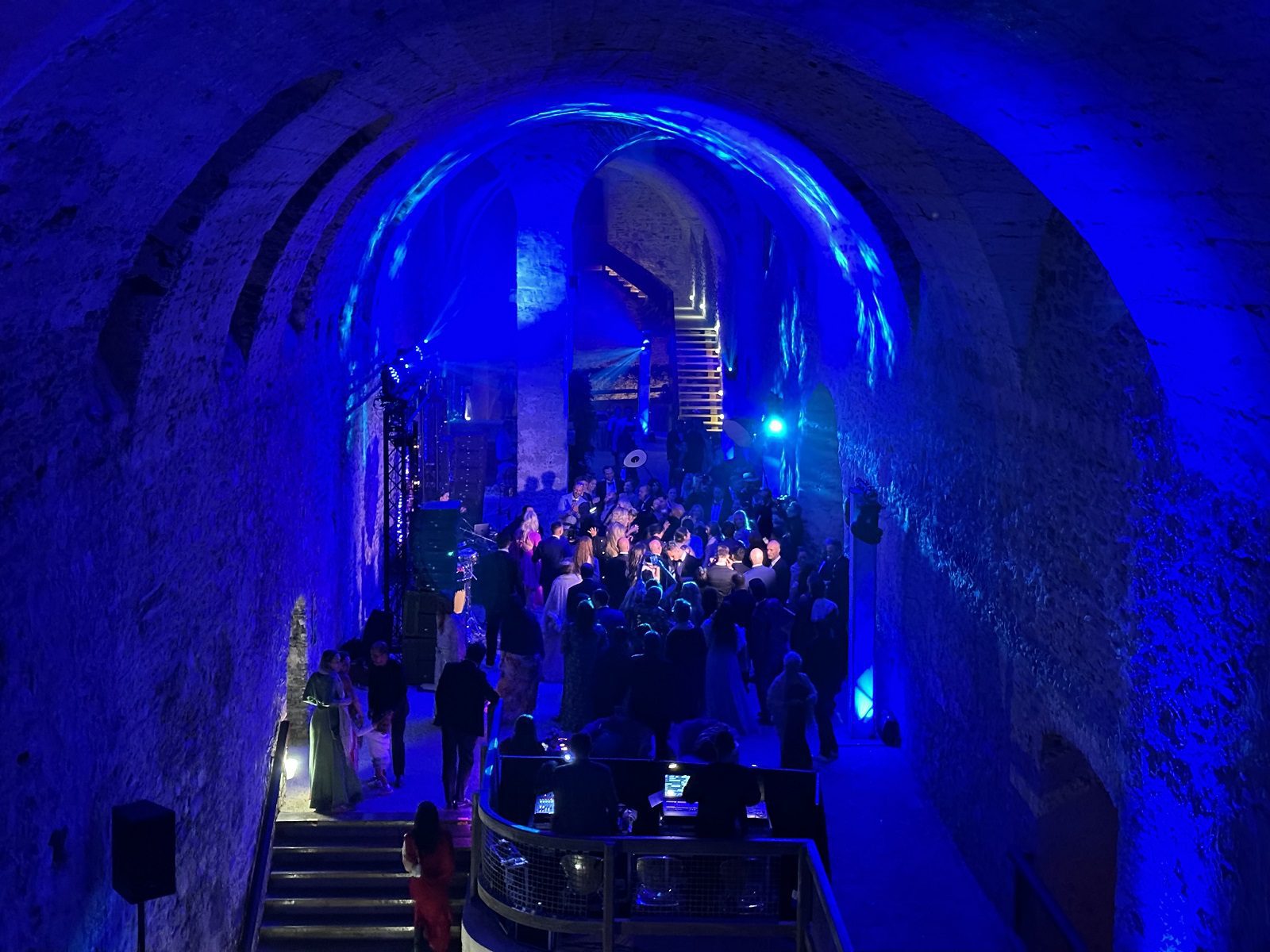 Wedding_Cerveny kamen_castle_Hurricane_Slovakia_light_sound_event production_design_indoor