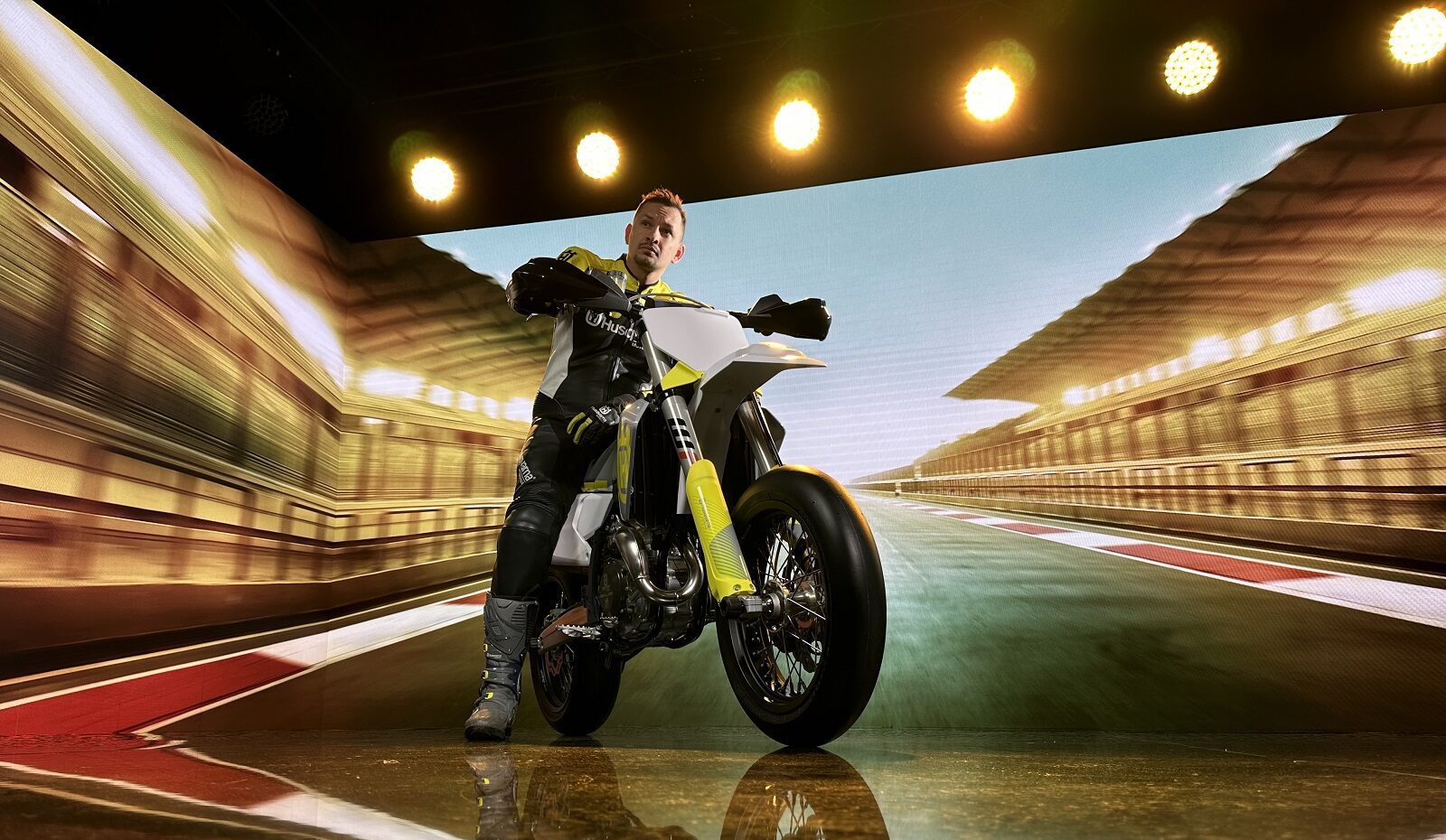 new level studio_husqvarna_led obrazovka_reklamny spot_kamery_hurricane