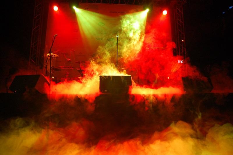 06-plazivy-dym-na-event