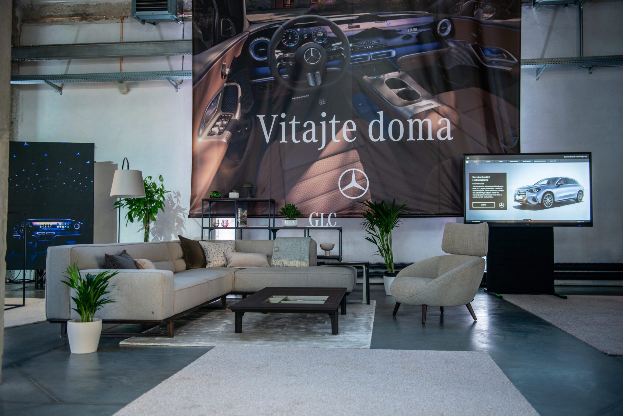 07.Mercedes-GLC-launch-Mlynica-LCD86-LCD-stativ-1-1-2048x1367