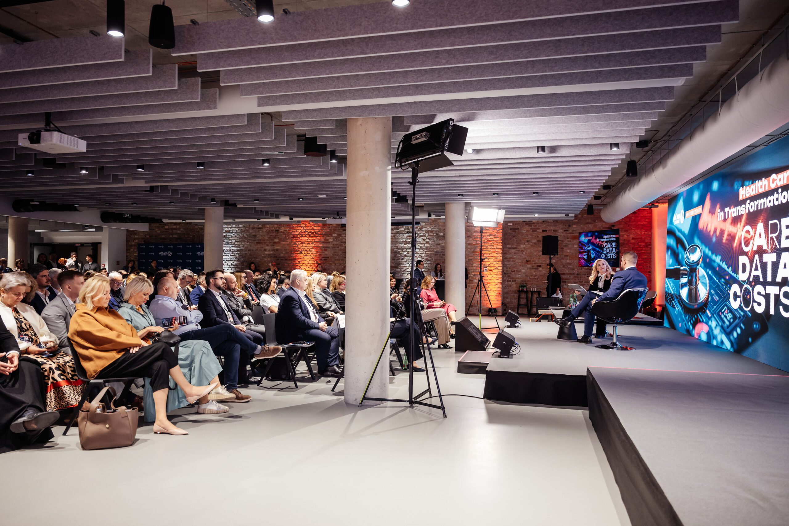 Amcham - Health Care in Transformation - umelec, gloshine, stage, velvet 2