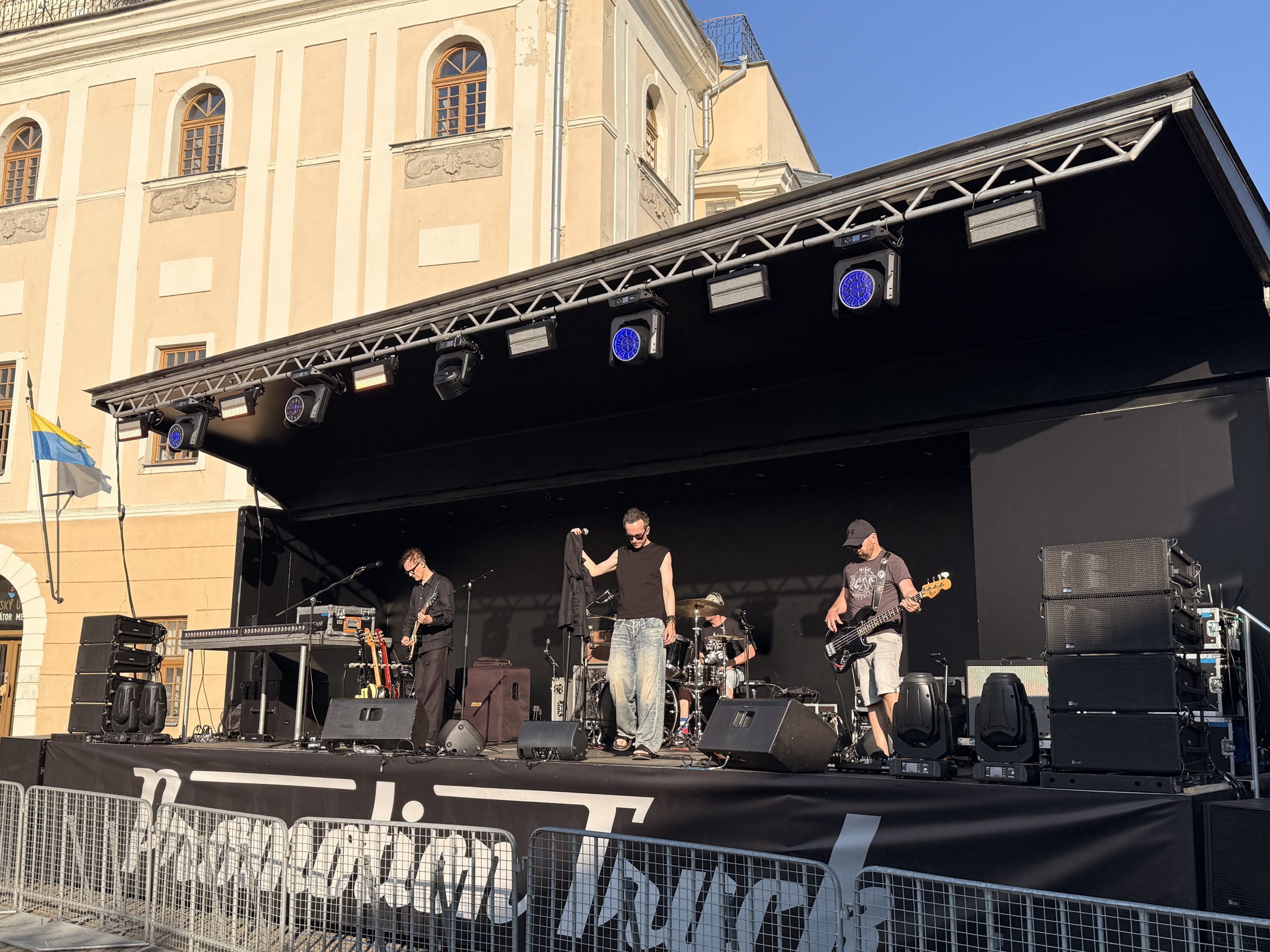 Express-Party-Bühne-Künstler-6-skaliert