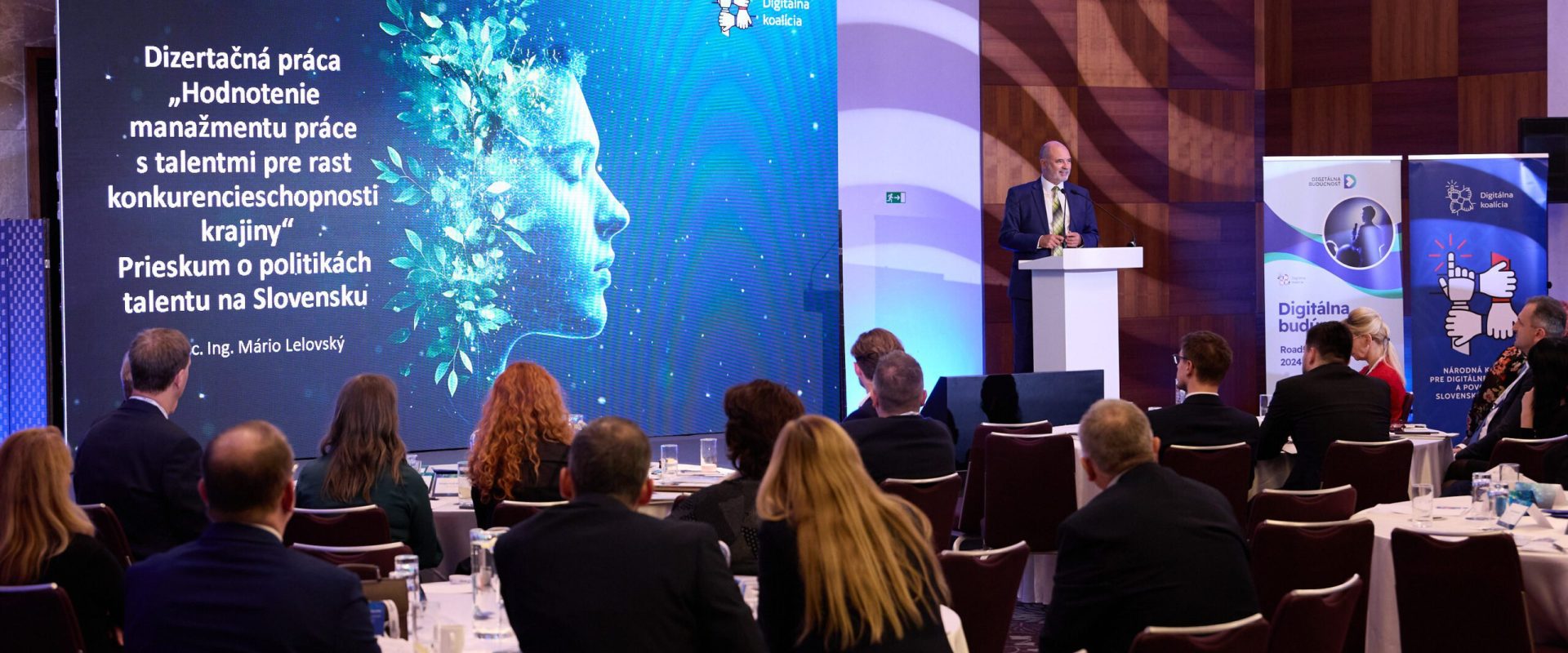 Referent zum Thema Talentmanagement und Wettbewerbsfähigkeit auf der Konferenz Digital Summit.