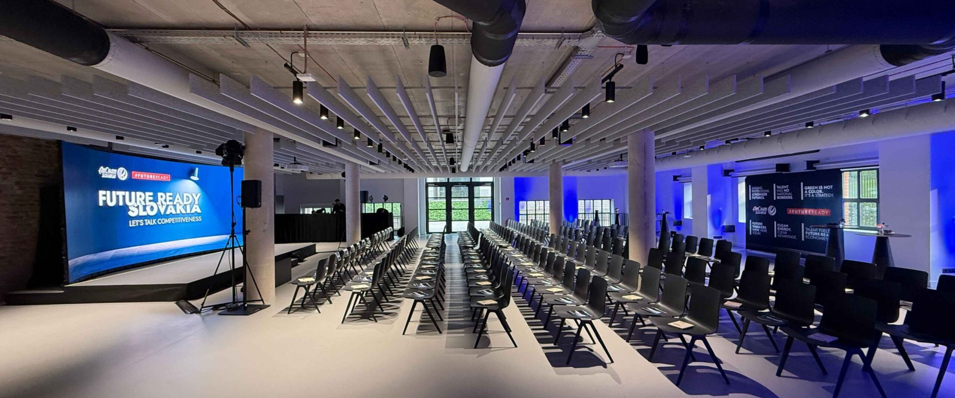 Amcham, Wettbewerb Slowakei, Base, Jurkovičová, unilum, podium, zx1, arri 03