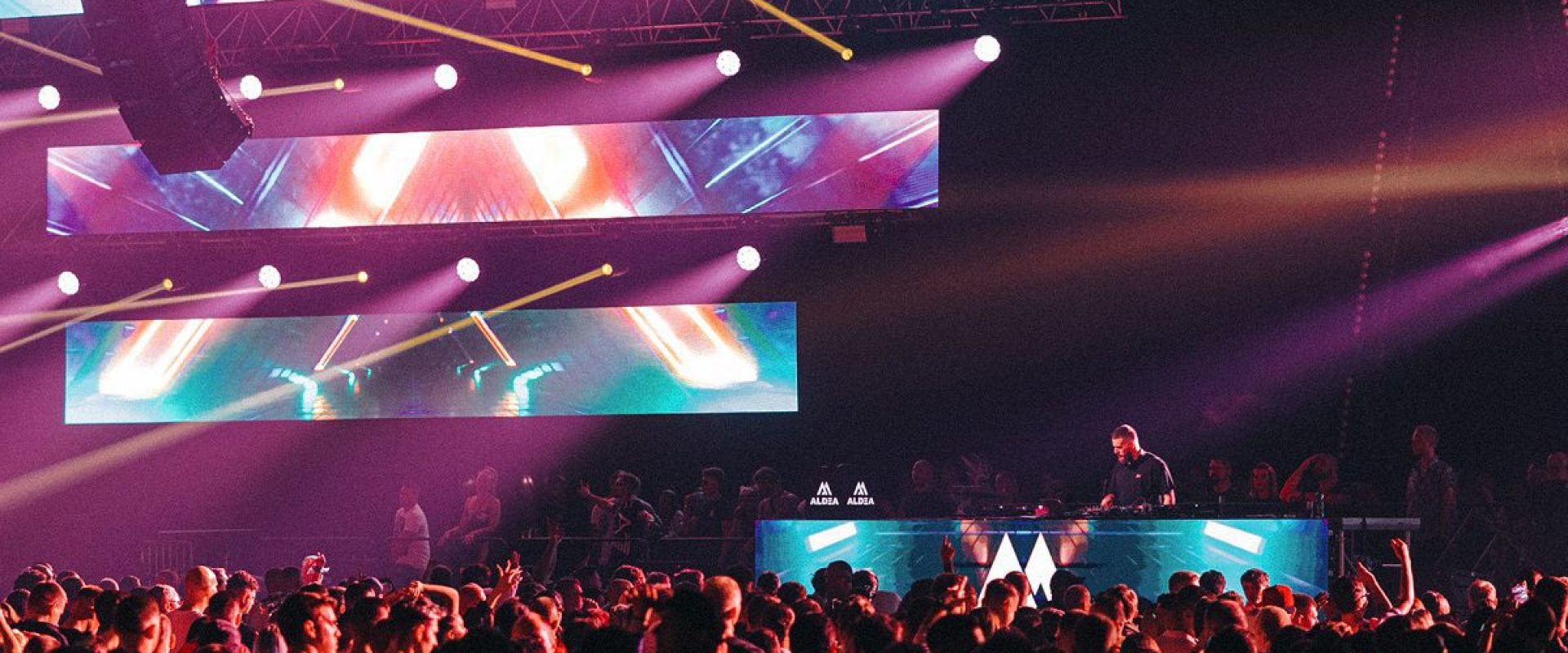 Hurricane_Boris Brejcha_Incheba_2022_technische Unterstützung_Bühne_Leinwände_meyer sound_Scheinwerfer