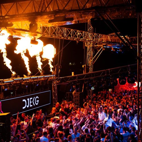 Große Sommernachtsparty mit Live-DJ